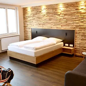 Hotel Five ***